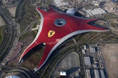FERRARI + MITTAGESSEN + BESUCH IN DER MOSCHEE