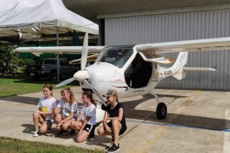 FLÜGE MIT DEM FLUGZEUG ÜBER PHUKET